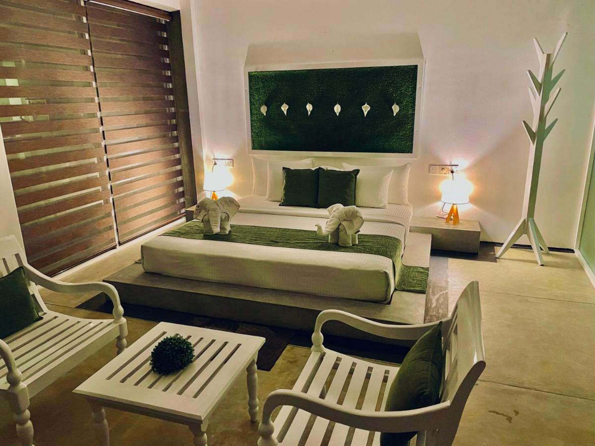 8 Plus Motels Negombo Dış mekan fotoğraf
