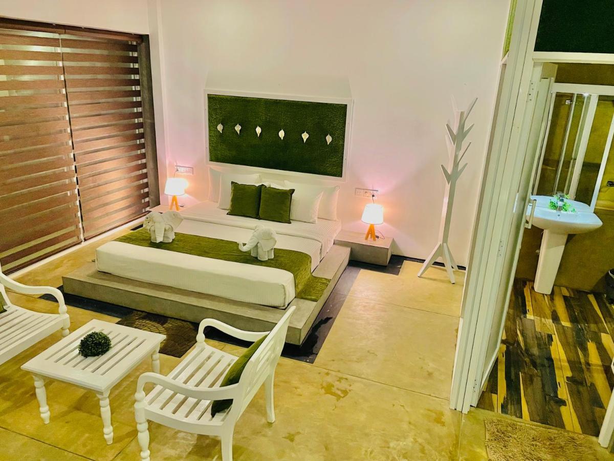 8 Plus Motels Negombo Dış mekan fotoğraf