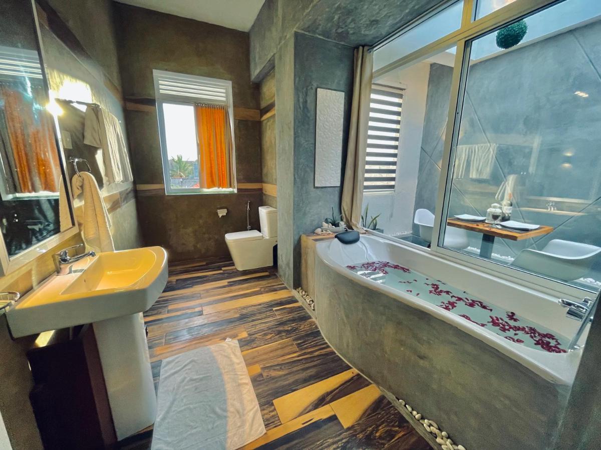 8 Plus Motels Negombo Dış mekan fotoğraf