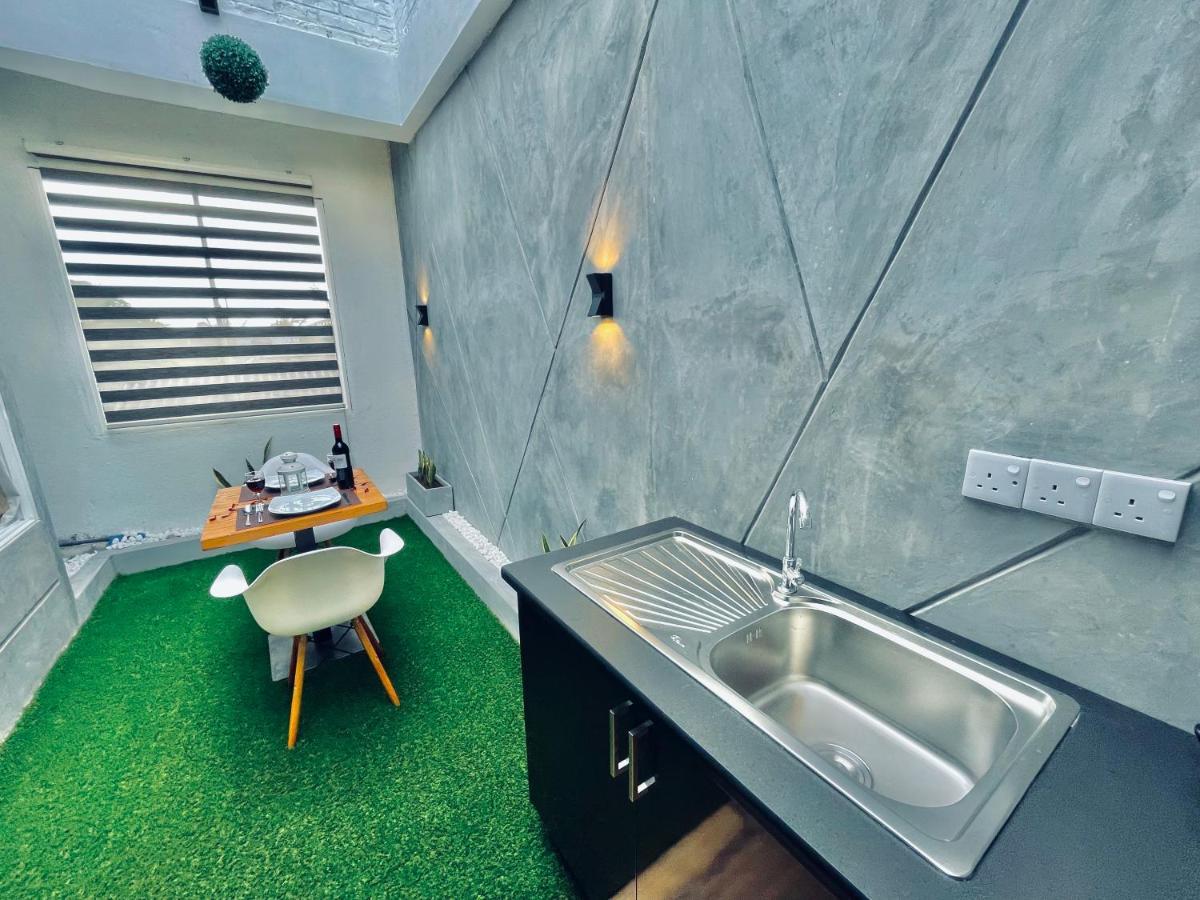 8 Plus Motels Negombo Dış mekan fotoğraf