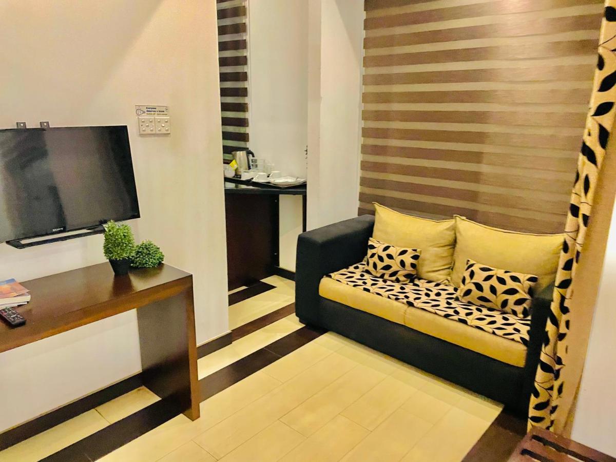 8 Plus Motels Negombo Dış mekan fotoğraf