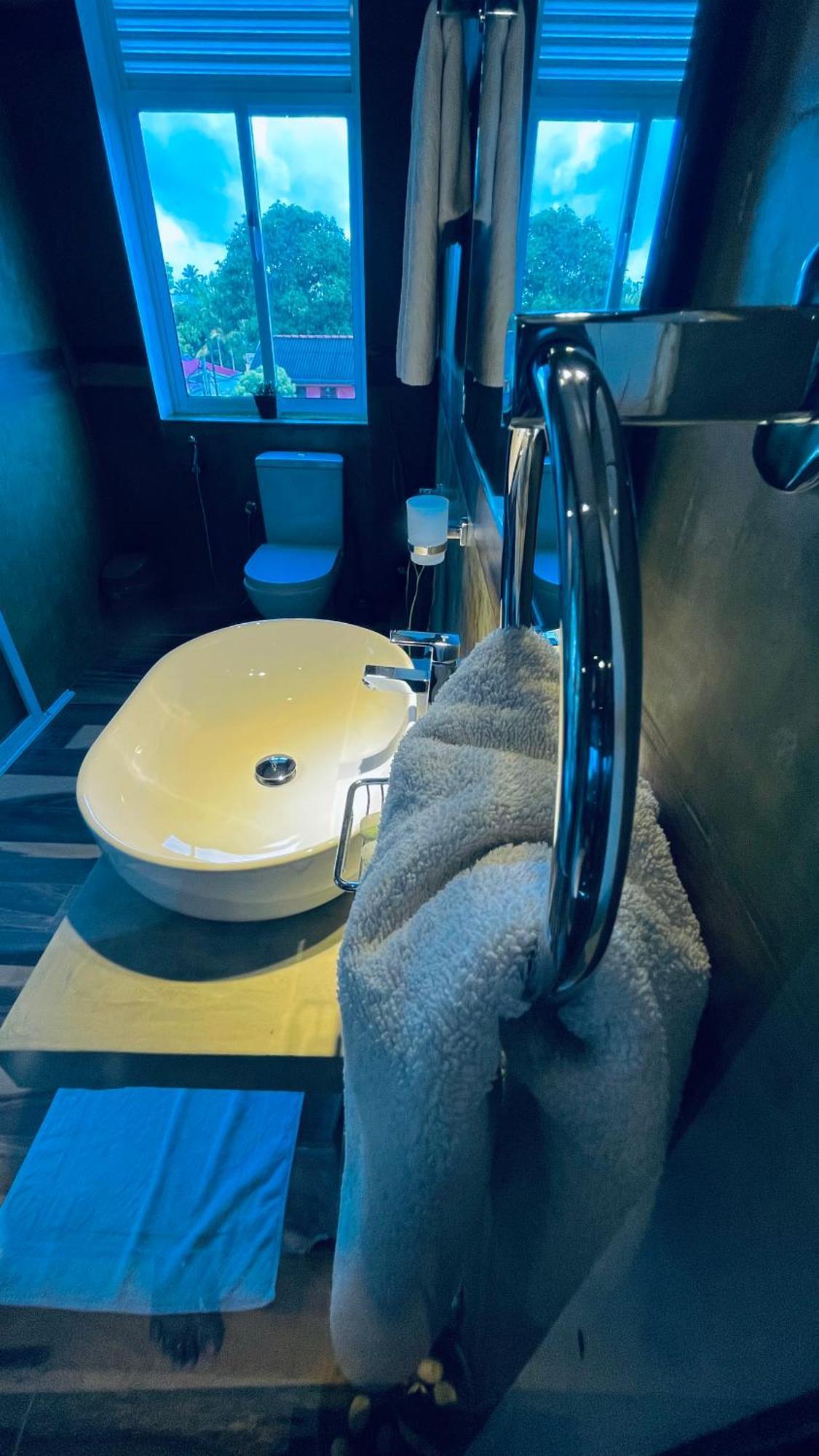 8 Plus Motels Negombo Dış mekan fotoğraf