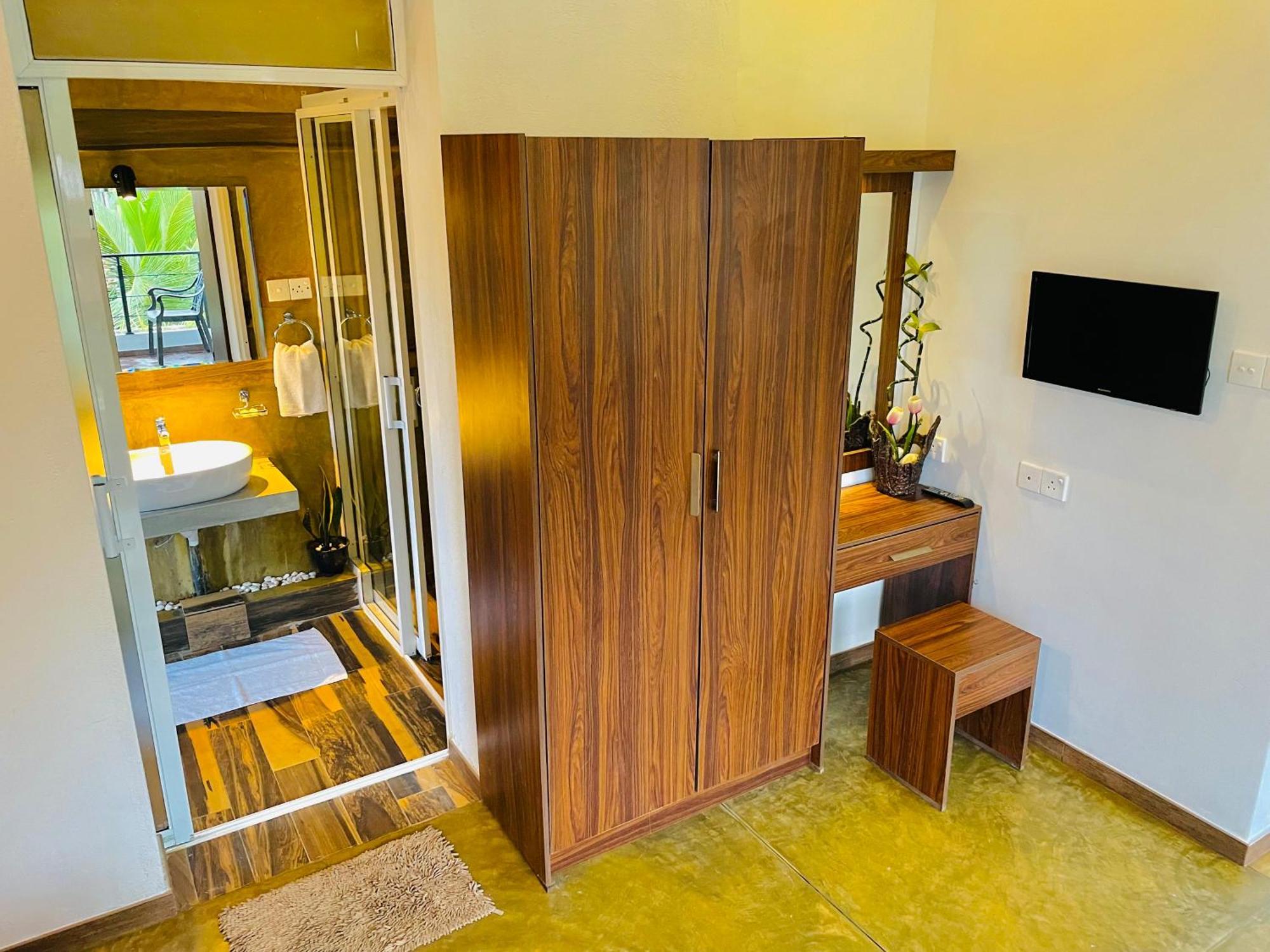8 Plus Motels Negombo Dış mekan fotoğraf