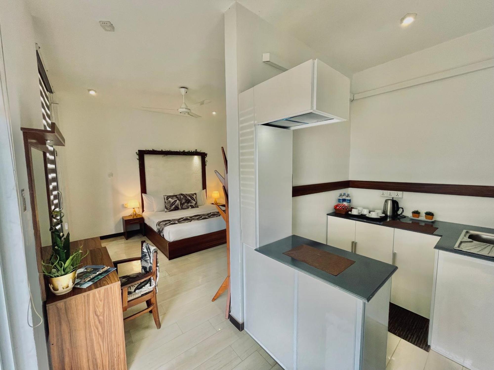 8 Plus Motels Negombo Dış mekan fotoğraf