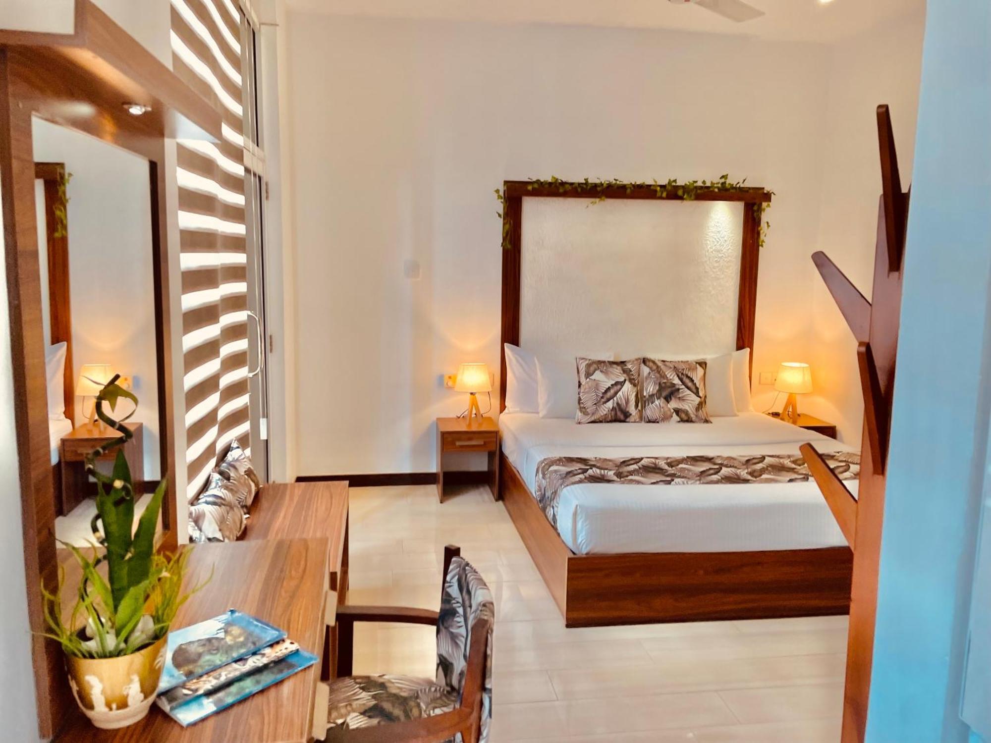 8 Plus Motels Negombo Dış mekan fotoğraf