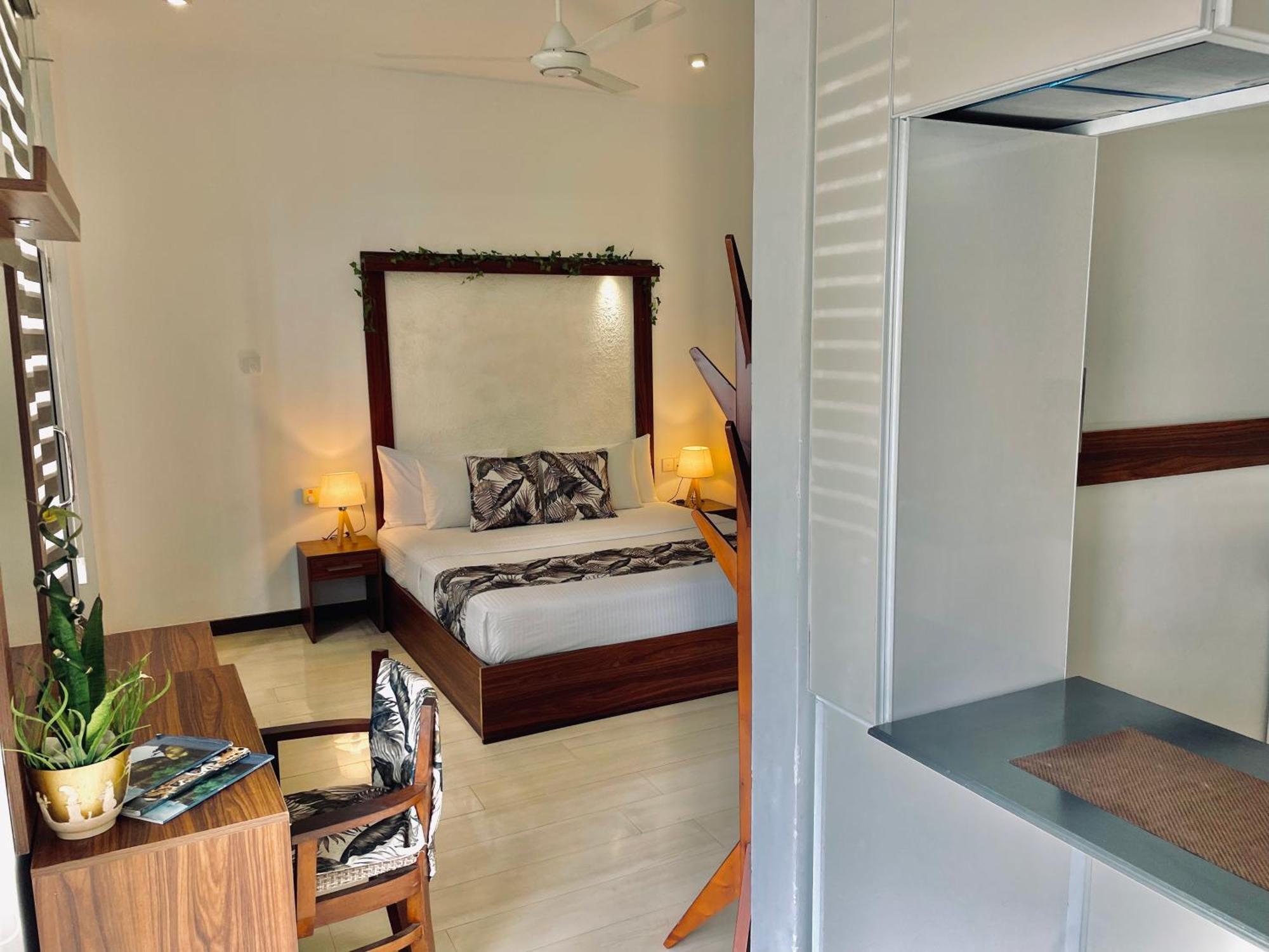 8 Plus Motels Negombo Dış mekan fotoğraf