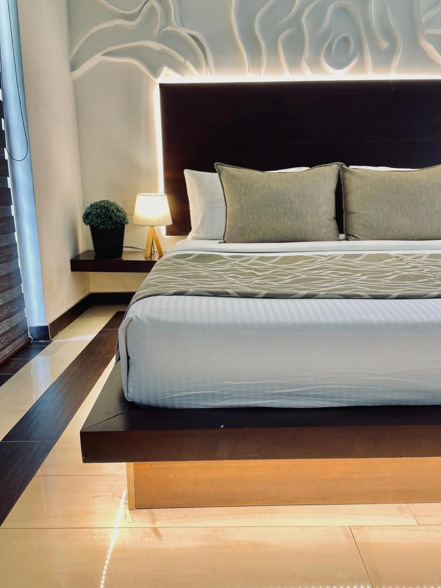 8 Plus Motels Negombo Dış mekan fotoğraf