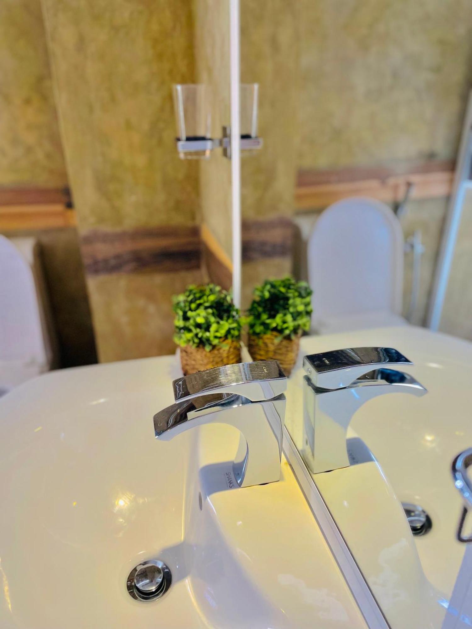 8 Plus Motels Negombo Dış mekan fotoğraf